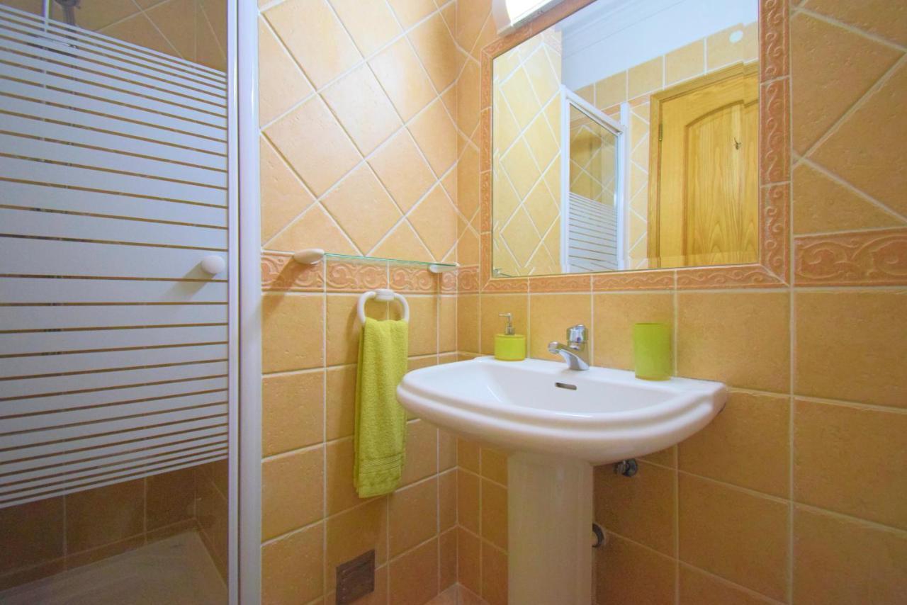 Private Large Terrace Facing The Swimming Pool Apartment Guia  Exterior photo